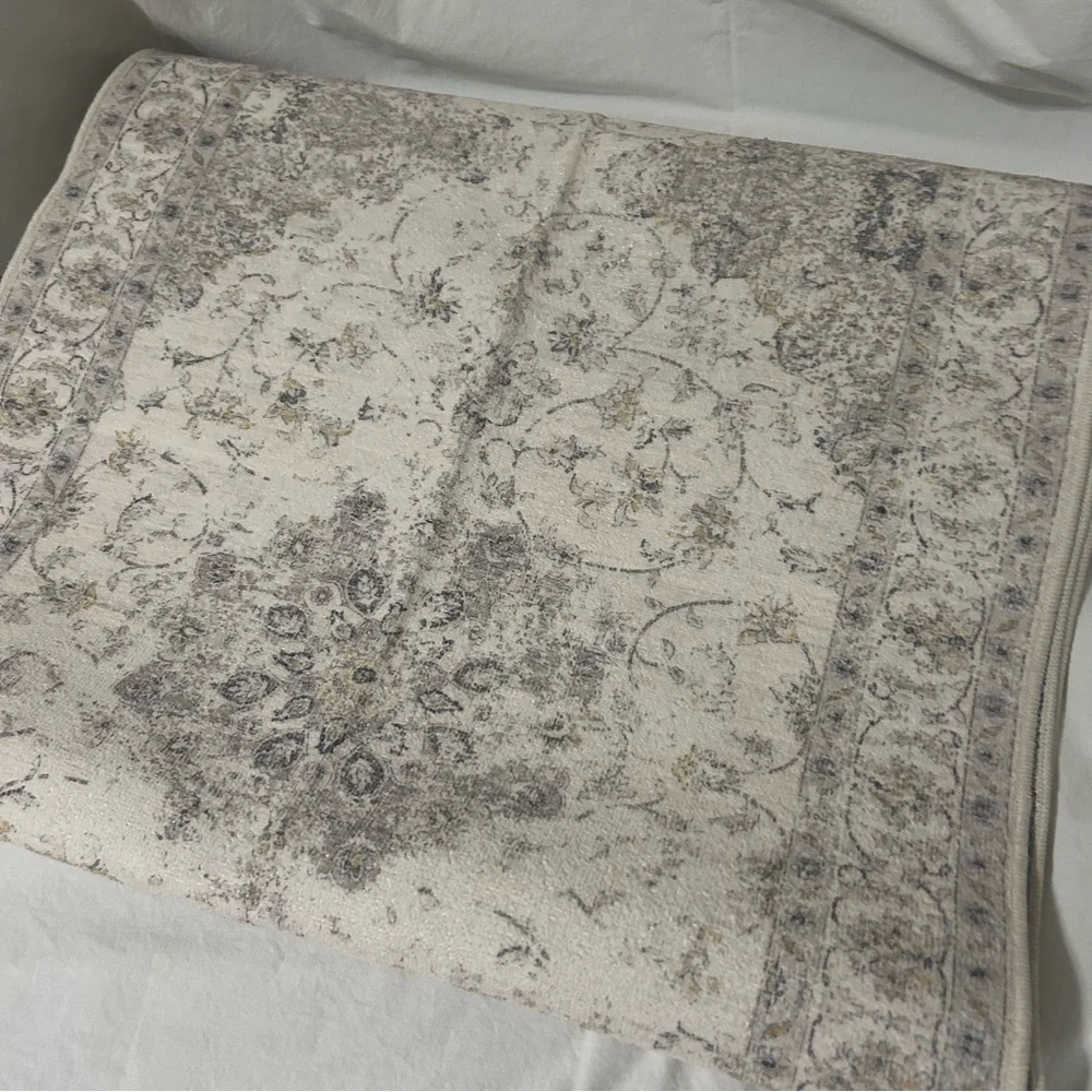 Long Area/Hall rug/runner NWT